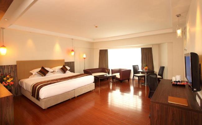 The Altruist Business Hotel Kharadi Pune Exterior photo
