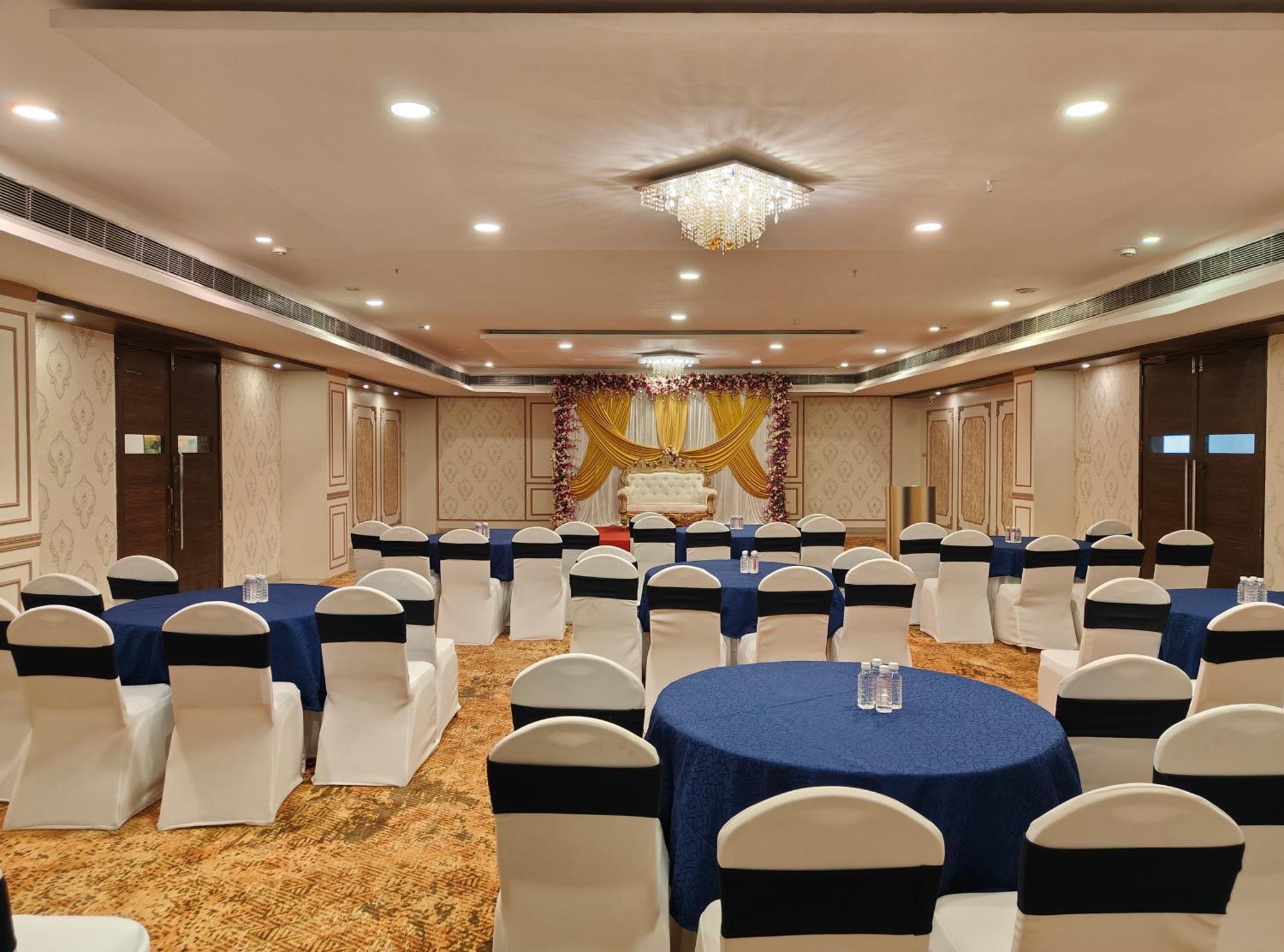 The Altruist Business Hotel Kharadi Pune Exterior photo