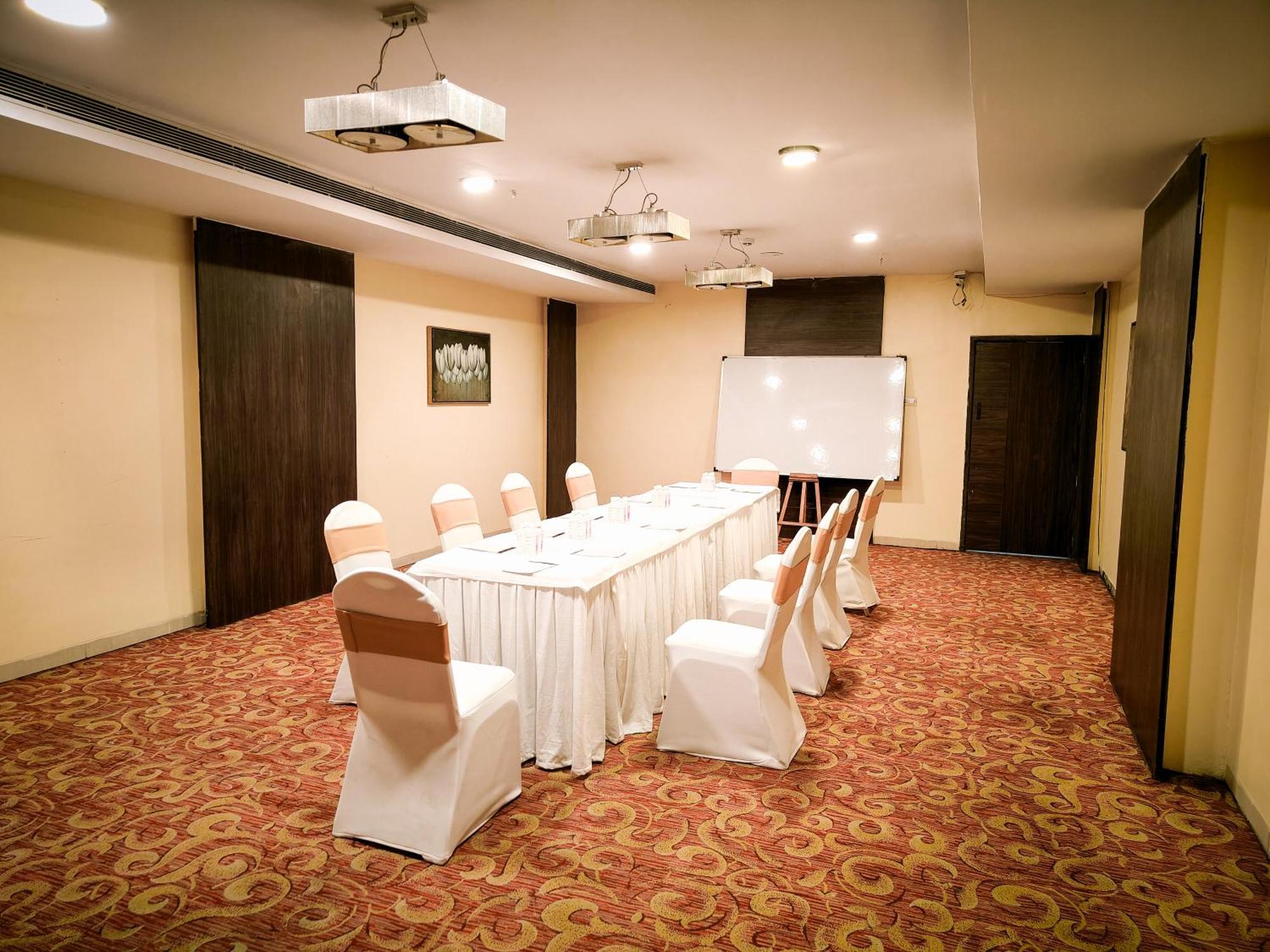 The Altruist Business Hotel Kharadi Pune Exterior photo