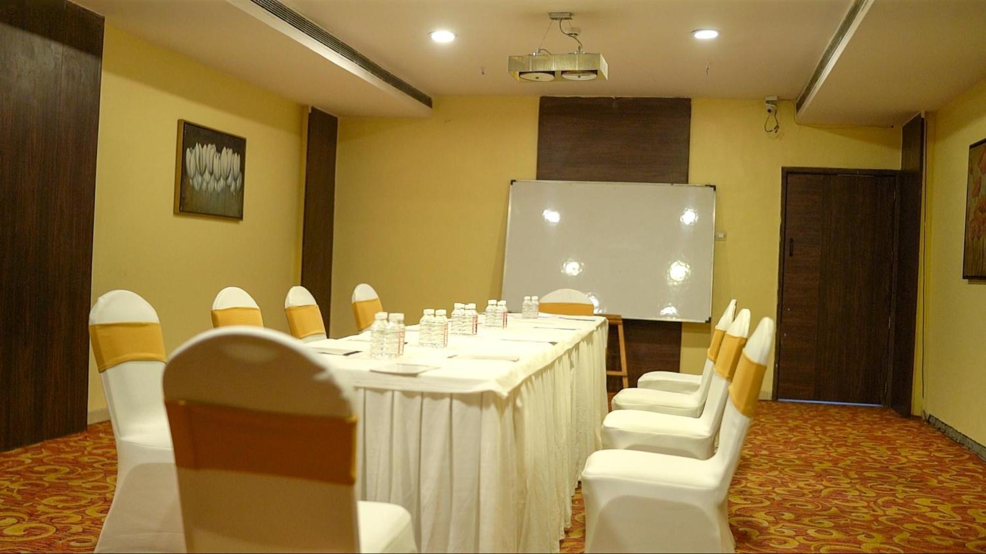 The Altruist Business Hotel Kharadi Pune Exterior photo